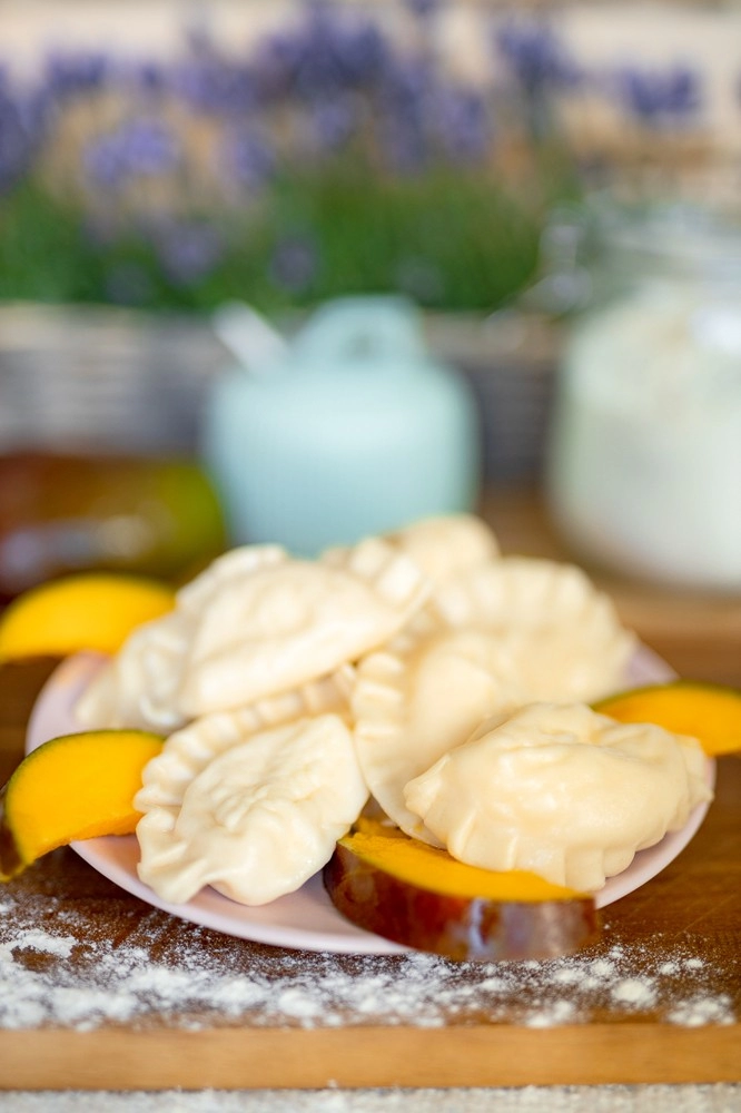 Pierogi z serem i mango